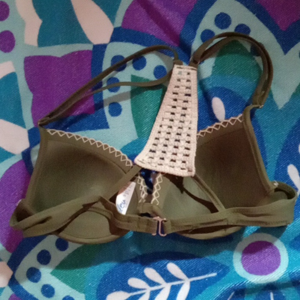 Bathing suit - Picture 3 of 3